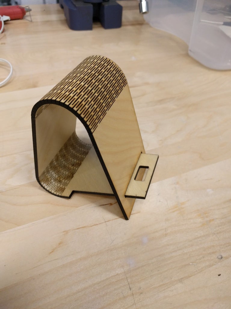 طرح و پایه تلفن لولادار با ضخامت 3 میلی‌متر مناسب برای استفاده در دستگاه های cnc چوب و cnc لیزر - laser cut living hinge phone stand 3mm svg file