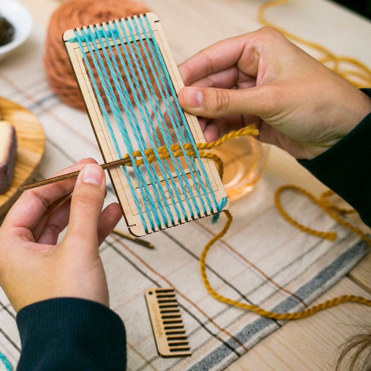 طرح دستگاه بافندگی دستی کوچک مناسب برای استفاده در دستگاه های cnc چوب و cnc لیزر - laser cut mini hand loom svg file