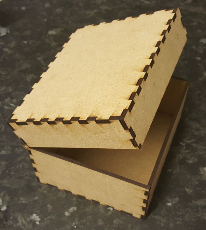 طرح جعبه لولایی با ضخامت ۳ میلی‌متر مناسب برای استفاده در دستگاه های cnc چوب و cnc لیزر - laser cut hinged box 3mm dxf file