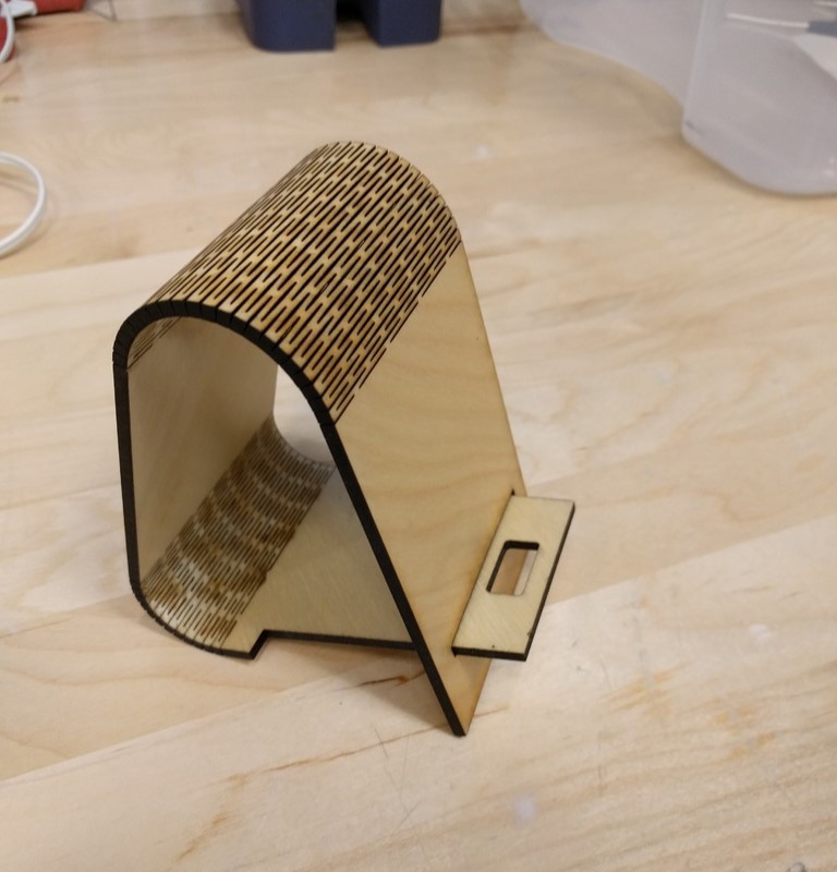 طرح لولای میز تلفن و ضخامت 3 میلی‌متر مناسب برای استفاده در دستگاه های cnc چوب و cnc لیزر - laser cut living hinge desk phone stand 3mm svg file