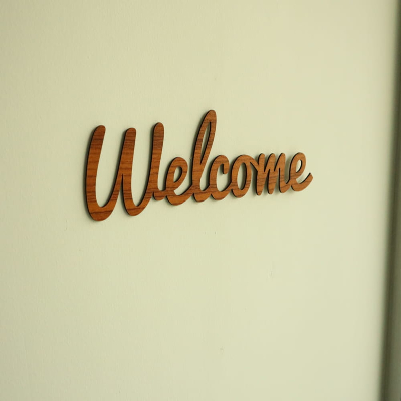 طرح تابلوی چوبی مناسب برای استفاده در دستگاه های cnc چوب و cnc لیزر - laser cut wooden welcome sign cdr file