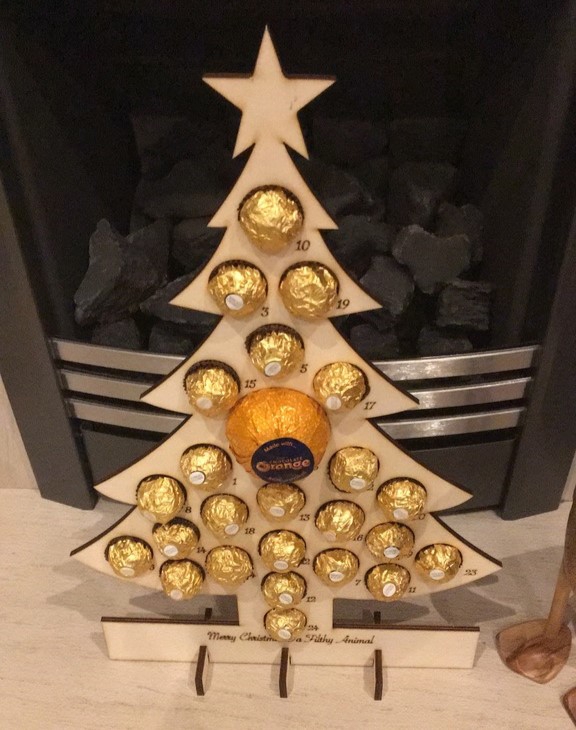 طرح تقویم چوبی ظهور درخت مناسب برای استفاده در دستگاه های cnc چوب و cnc لیزر - laser cut wooden tree advent calendar ai file