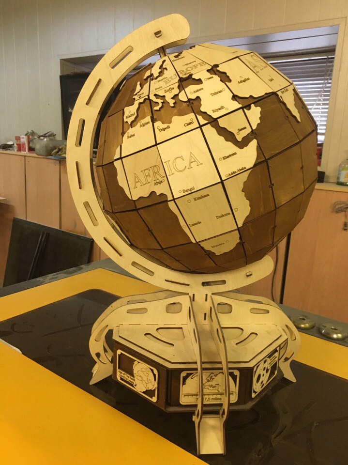 طرح مدل سه بعدی کره زمین چوبی مناسب برای استفاده در دستگاه های cnc چوب و cnc لیزر - laser cut wooden 3d globe model cdr file