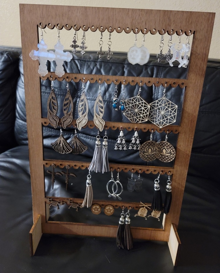 طرح پایه نمایش گوشواره مناسب برای استفاده در دستگاه های cnc چوب و cnc لیزر - laser cut earring display stand svg file