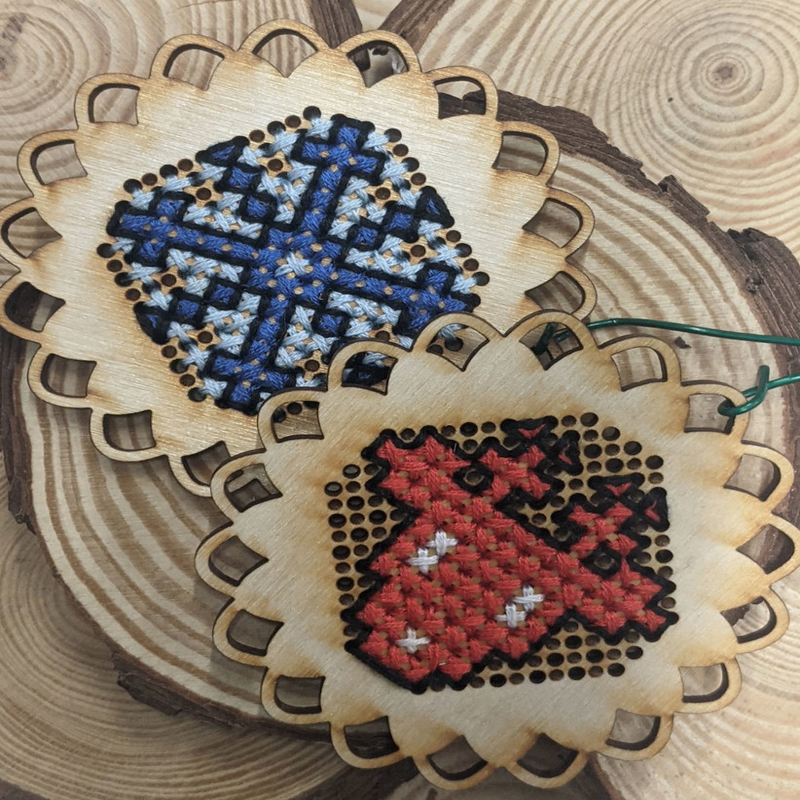 طرح گلدوزی گلدوزی مناسب برای استفاده در دستگاه های cnc چوب و cnc لیزر - laser cut cross stitch ornament svg file