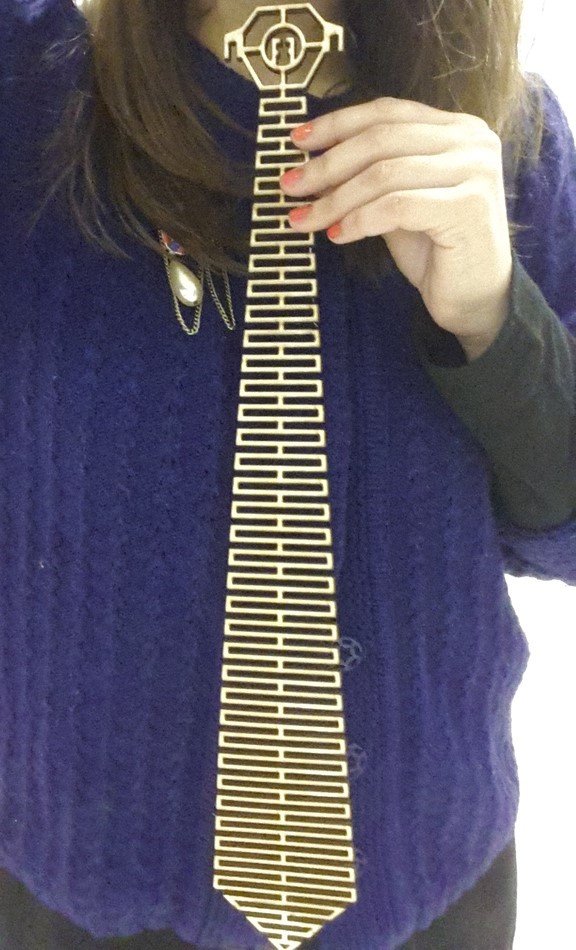 طرح کراوات چوبی مناسب برای استفاده در دستگاه های cnc چوب و cnc لیزر - laser cut wooden necktie svg file