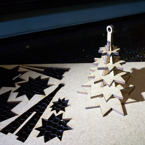 طرح تزیین درخت کریسمس مناسب برای استفاده در دستگاه های cnc چوب و cnc لیزر - laser cut christmas tree ornament cdr file