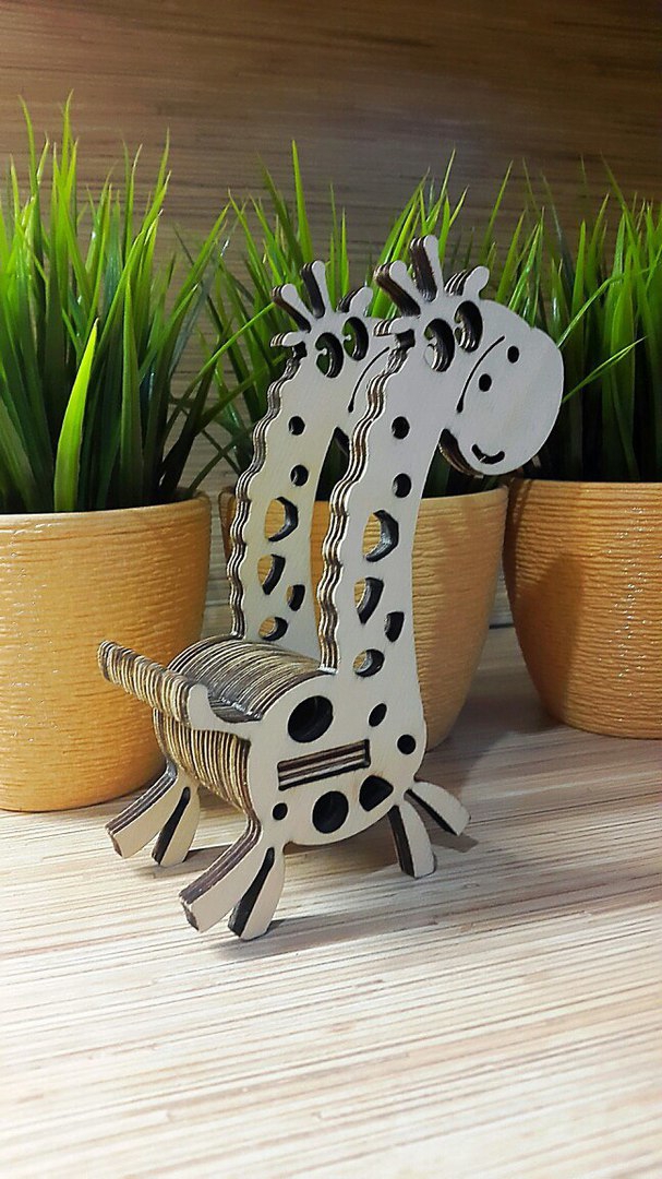 طرح پایه گوشی طرح زرافه مناسب برای استفاده در دستگاه های cnc چوب و cnc لیزر - laser cut giraffe phone stand dxf file