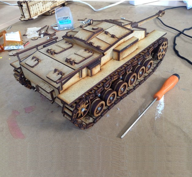 طرح تانک stug III مناسب برای استفاده در دستگاه های cnc چوب و cnc لیزر - laser cut stug iii tank dxf file