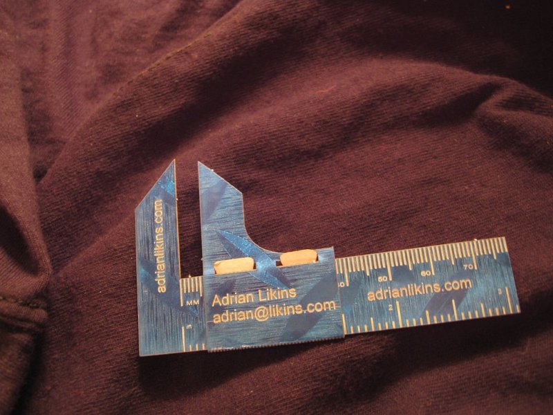 طرح کارت ویزیت با طرح کولیس مناسب برای استفاده در دستگاه های cnc چوب و cnc لیزر - laser cut business card caliper cdr file