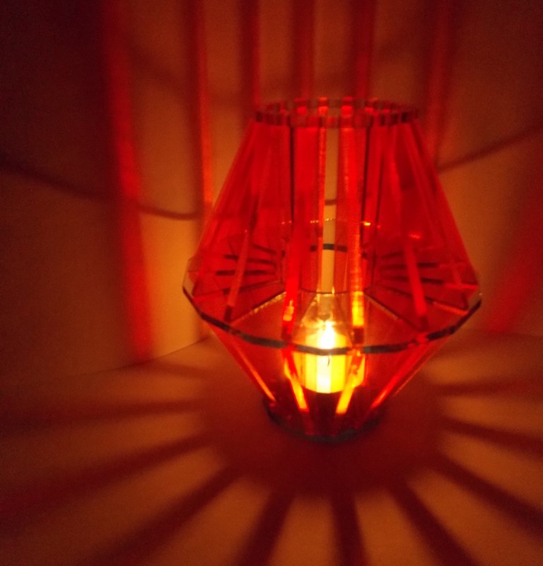 طرح چراغ مطالعه اکریلیک مناسب برای استفاده در دستگاه های cnc چوب و cnc لیزر - laser cut acrylic tea light lantern cdr file