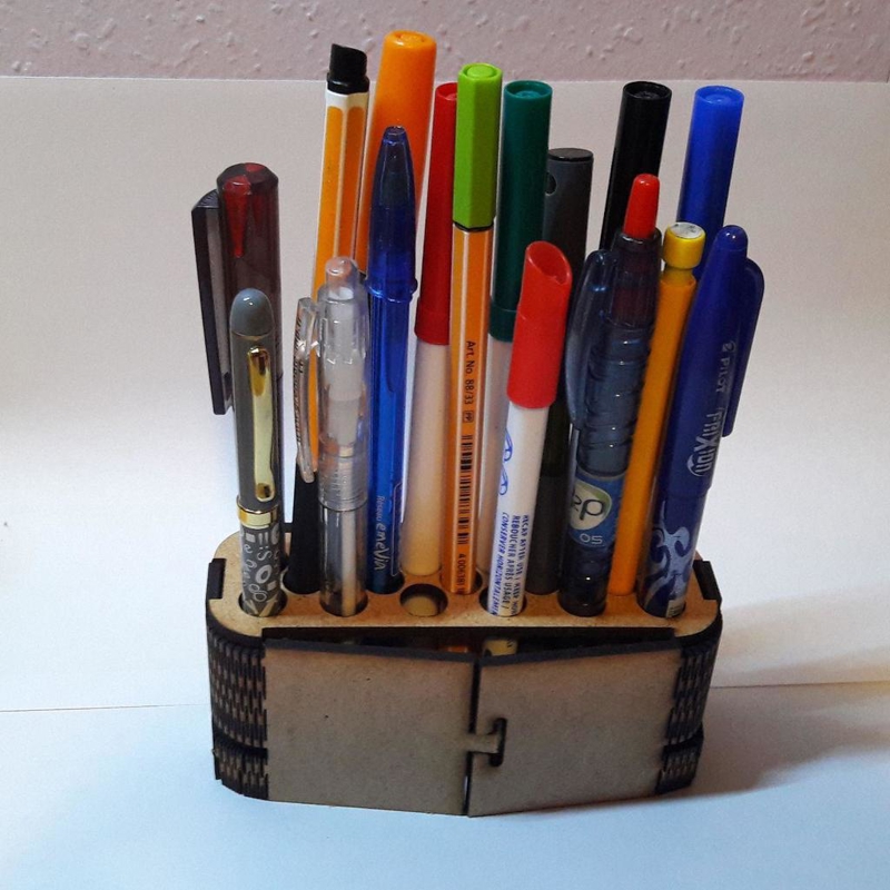 طرح جا مدادی رومیزی مناسب برای استفاده در دستگاه های cnc چوب و cnc لیزر - laser cut desk pencil holder organizer dxf file