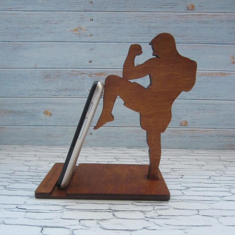 طرح پایه نگهدارنده گوشی موبایل مدل Boxer مناسب برای استفاده در دستگاه های cnc چوب و cnc لیزر - laser cut boxer mobile phone stand cdr file