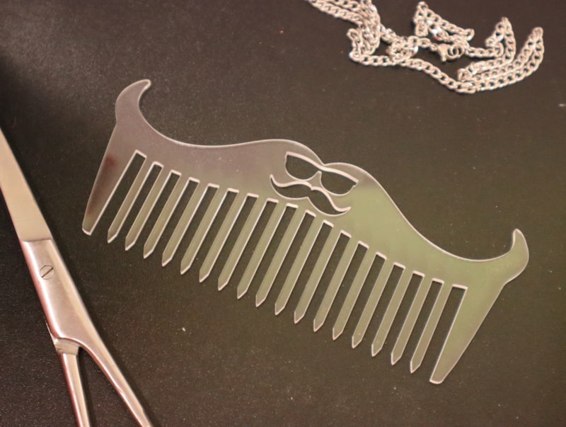 طرح شانه اکریلیک سبیل مناسب برای استفاده در دستگاه های cnc چوب و cnc لیزر - laser cut acrylic mustache shape comb dxf file