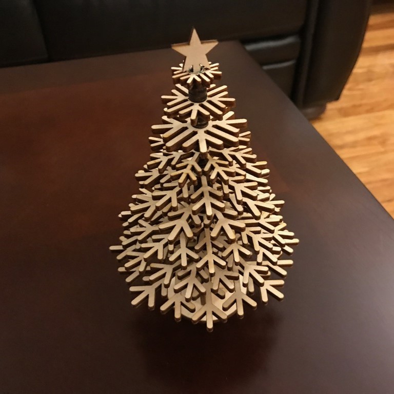 طرح درخت کریسمس طرح تخت مناسب برای استفاده در دستگاه های cnc چوب و cnc لیزر - laser cut flat pack christmas tree cdr file