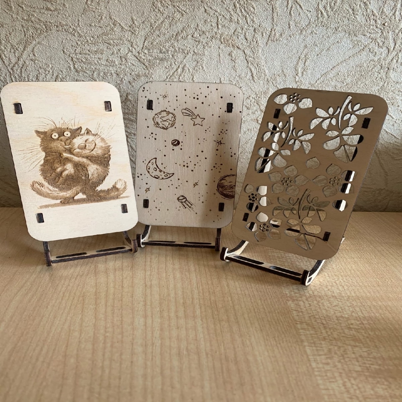 طرح پایه موبایل حکاکی شده با دستگاه مناسب برای استفاده در دستگاه های cnc چوب و cnc لیزر - laser cut engraved decorative mobile stands cdr file