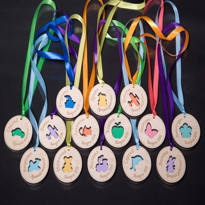 طرح مدال چوبی مدرسه مناسب برای استفاده در دستگاه های cnc چوب و cnc لیزر - laser cut wooden medals for school cdr file