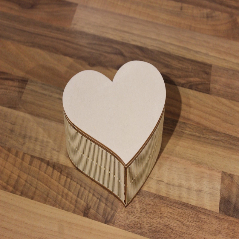 طرح جعبه قلب مناسب برای استفاده در دستگاه های cnc چوب و cnc لیزر - heart box laser cut svg file