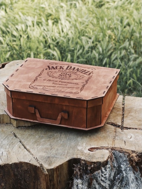 طرح جعبه کادو چمدان مناسب برای استفاده در دستگاه های cnc چوب و cnc لیزر - laser cut suitcase gift box cdr file