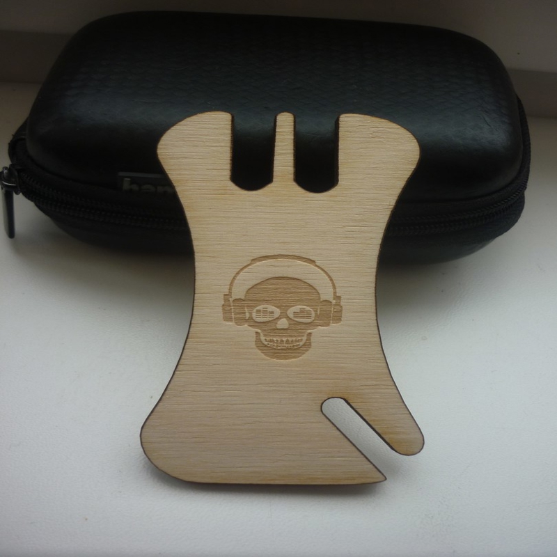 طرح سیم هدفون و نگهدارنده سیم مناسب برای استفاده در دستگاه های cnc چوب و cnc لیزر - laser cut earphone cable winders wire holder cdr file