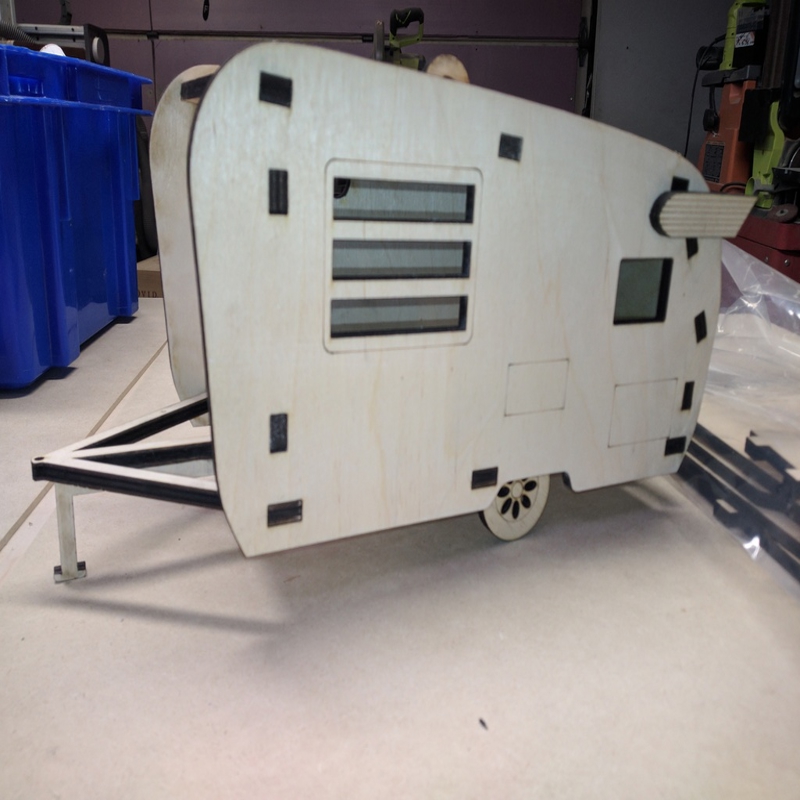 طرح خانه پرنده برای کمپینگ مناسب برای استفاده در دستگاه های cnc چوب و cnc لیزر - laser cut camper birdhouse dxf file