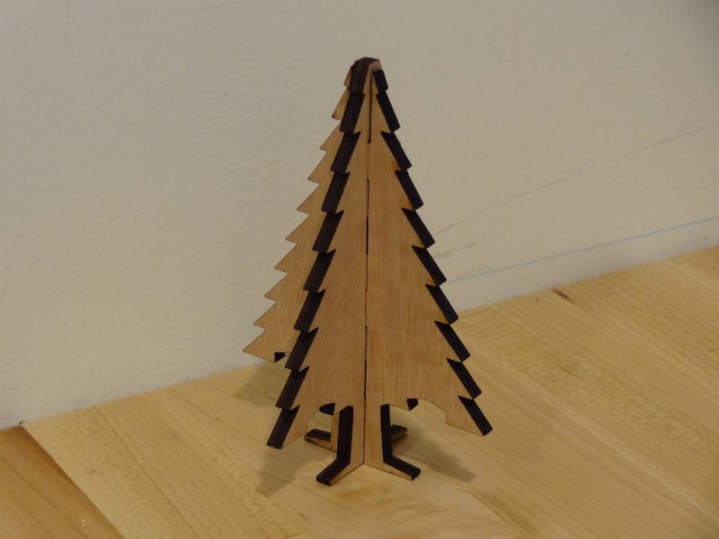 طرح درخت کریسمس مناسب برای استفاده در دستگاه های cnc چوب و cnc لیزر - laser cut christmas tree ornament dxf file