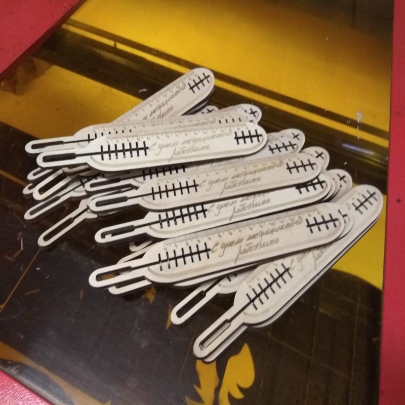 طرح دماسنج - خط‌کش - نشان‌کتاب ۱ فایل سی دی آر مناسب برای استفاده در دستگاه های cnc چوب و cnc لیزر - gradusnik lineyko zakladko 1 cdr file