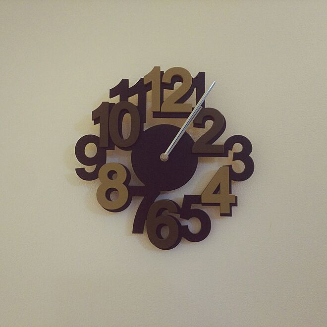 طرح ساعت دیواری مدرن با اعداد برجسته مناسب برای استفاده در دستگاه های cnc چوب و cnc لیزر - laser cut contemporary wall clock with bold numbers cdr file