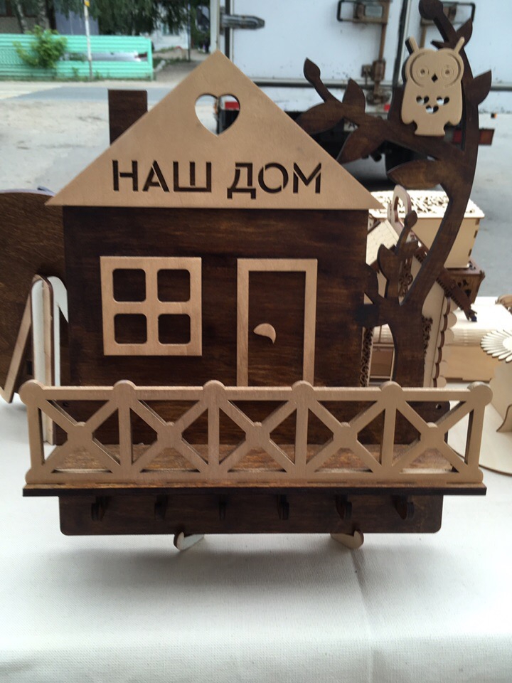 طرح قالب دیوارکوب خانه با مناسب برای استفاده در دستگاه های cnc چوب و cnc لیزر - wall hanger house template dxf file