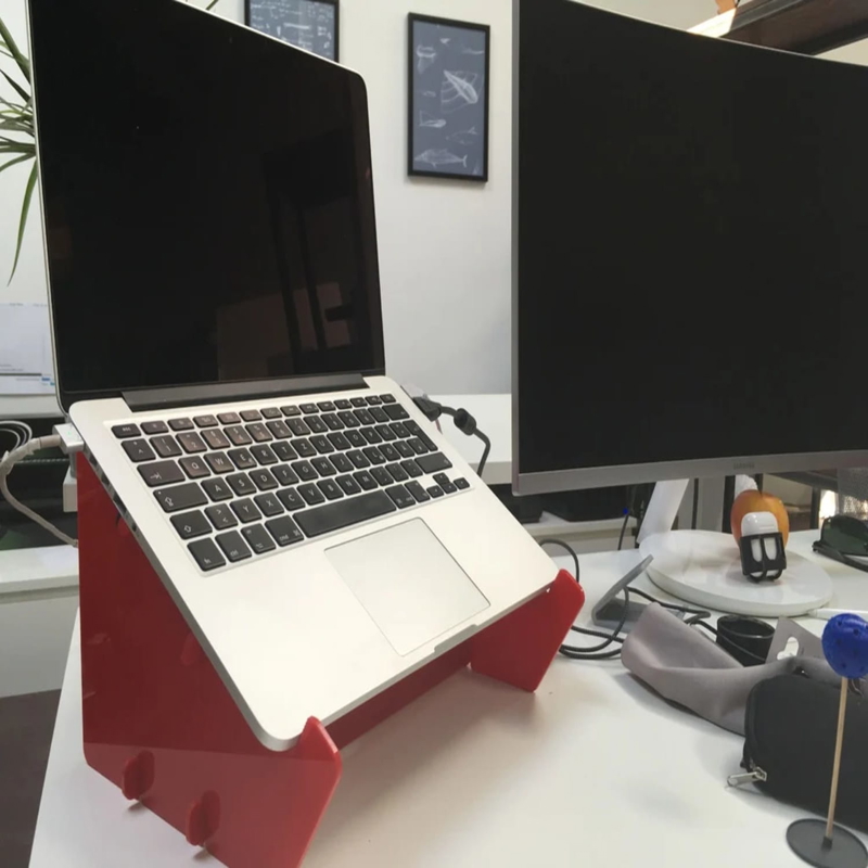 طرح پایه لپ تاپ مک بوک پرو ۱۳ مناسب برای استفاده در دستگاه های cnc چوب و cnc لیزر - laser cut laptop stand macbook pro 13 stand dxf file