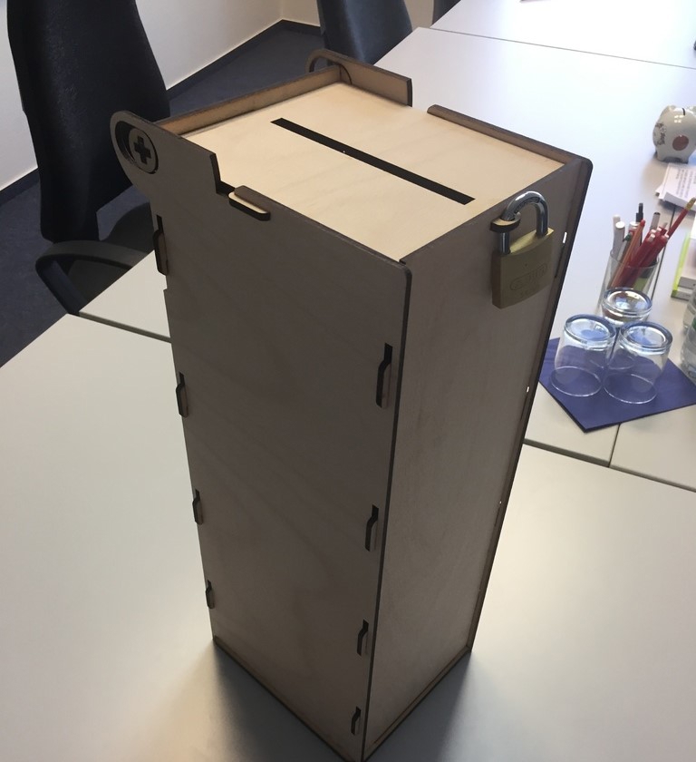 طرح صندوق رأی قفل شونده لیزری مناسب برای استفاده در دستگاه های cnc چوب و cnc لیزر - laser cut self locking ballot box svg file