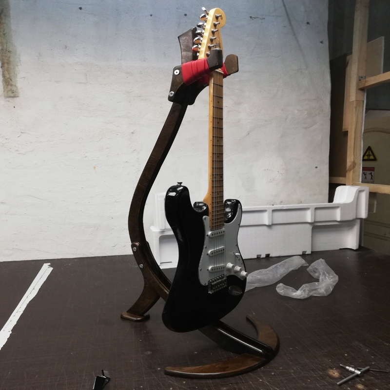 طرح پایه گیتار مناسب برای استفاده در دستگاه های cnc چوب و cnc لیزر - laser cut guitar stand cdr file
