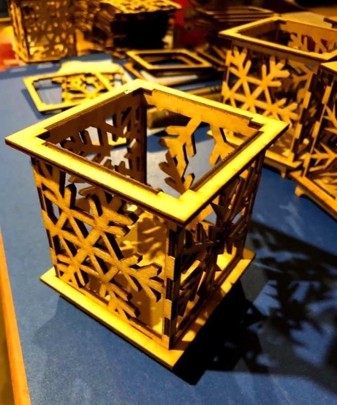 طرح جا دانه برف نذری مناسب برای استفاده در دستگاه های cnc چوب و cnc لیزر - laser cut snowflake votive holder dxf file
