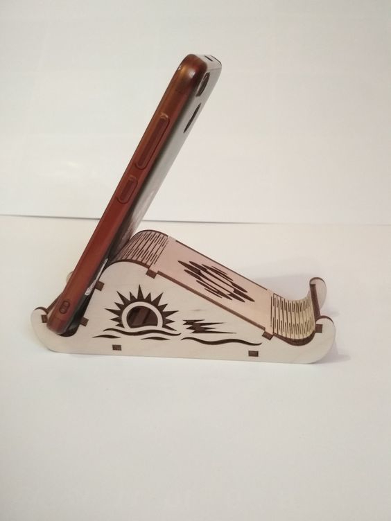 طرح حکاکی و پایه گوشی مناسب برای استفاده در دستگاه های cnc چوب و cnc لیزر - laser cut engraved phone holder cdr file