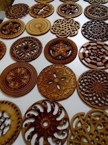 طرح ماندالا (چرخ هستی) مناسب برای استفاده در دستگاه های cnc چوب و cnc لیزر - laser cut mandala coasters cdr file