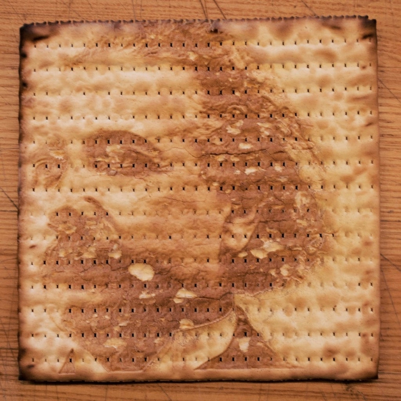 طرح و حکاکی پرتره آلبرت انیشتین مناسب برای استفاده در دستگاه های cnc چوب و cnc لیزر - laser cut engrave albert einstein portrait ai file
