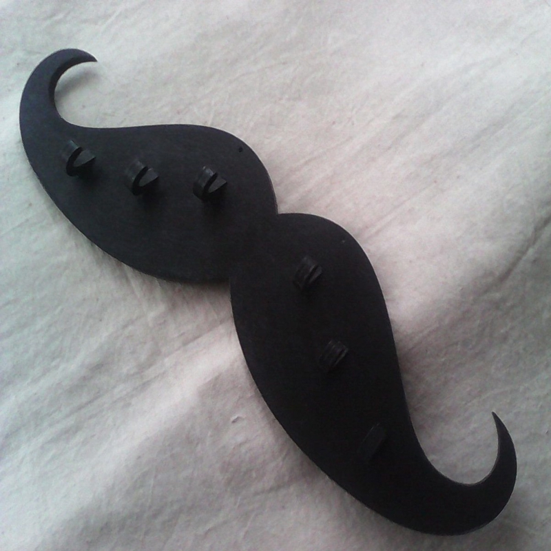 طرح آویز چوبی به شکل سبیل مناسب برای استفاده در دستگاه های cnc چوب و cnc لیزر - laser cut wooden mustache shaped hanger cdr file