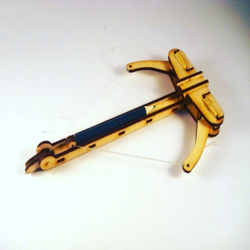 طرح مداد و کمان پولادی مناسب برای استفاده در دستگاه های cnc چوب و cnc لیزر - laser cut pencil crossbow cdr file