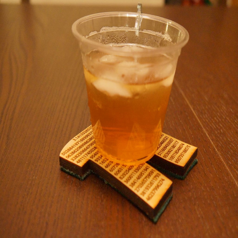 طرح زیرلیوانی طرح روز عدد پی مناسب برای استفاده در دستگاه های cnc چوب و cnc لیزر - laser cut pi day coasters ai file