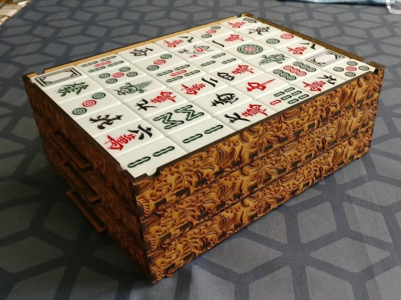 طرح جعبه فال ماهجونگ نسخه pimped مناسب برای استفاده در دستگاه های cnc چوب و cnc لیزر - laser cut mahjong case pimped version svg file