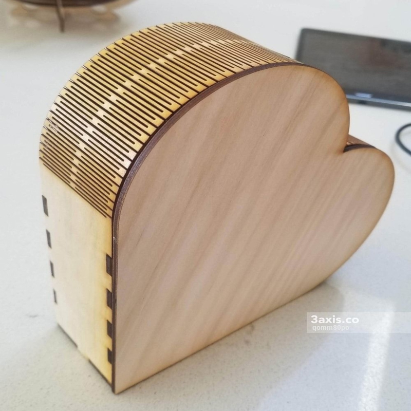 طرح جعبه ساده قلبی شکل مناسب برای استفاده در دستگاه های cnc چوب و cnc لیزر - laser cut simple heart shaped box svg file