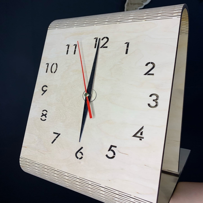 طرح ساعت رومیزی چوبی خلاقانه مناسب برای استفاده در دستگاه های cnc چوب و cnc لیزر - laser cut creative wooden table clock ai file