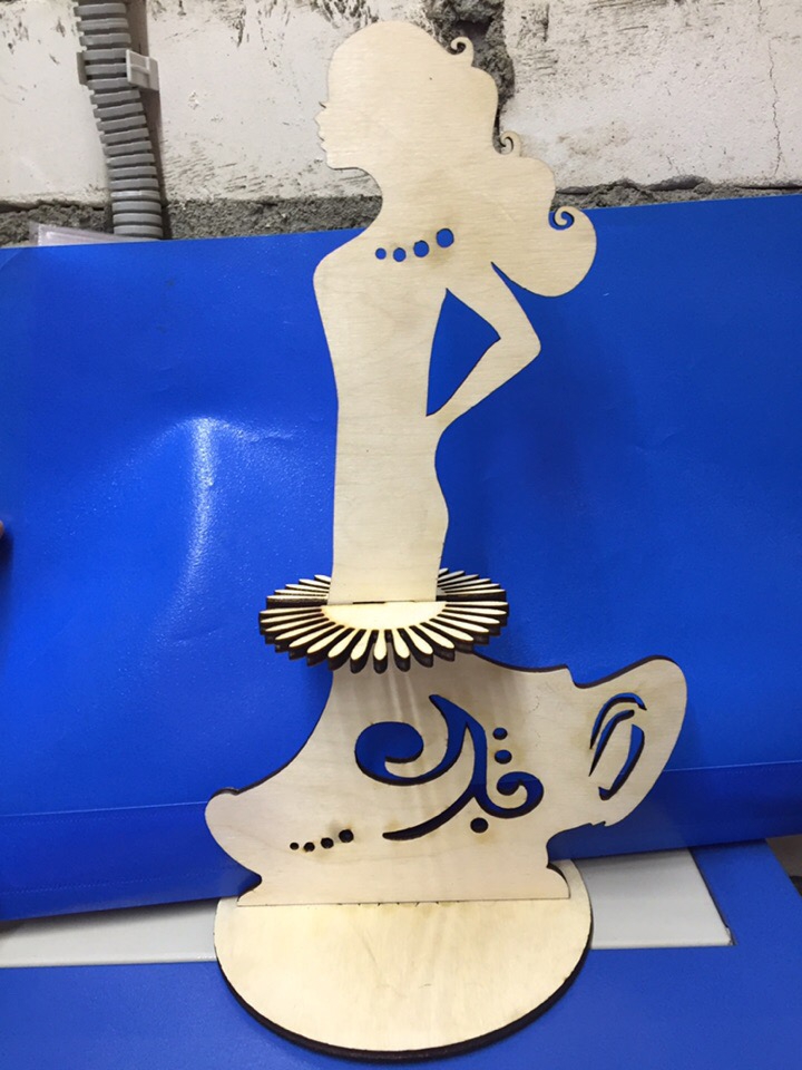طرح جا دستمال سفره دخترانه مدرن طرح دار مناسب برای استفاده در دستگاه های cnc چوب و cnc لیزر - laser cut fashion modern girl napkin holder cdr file