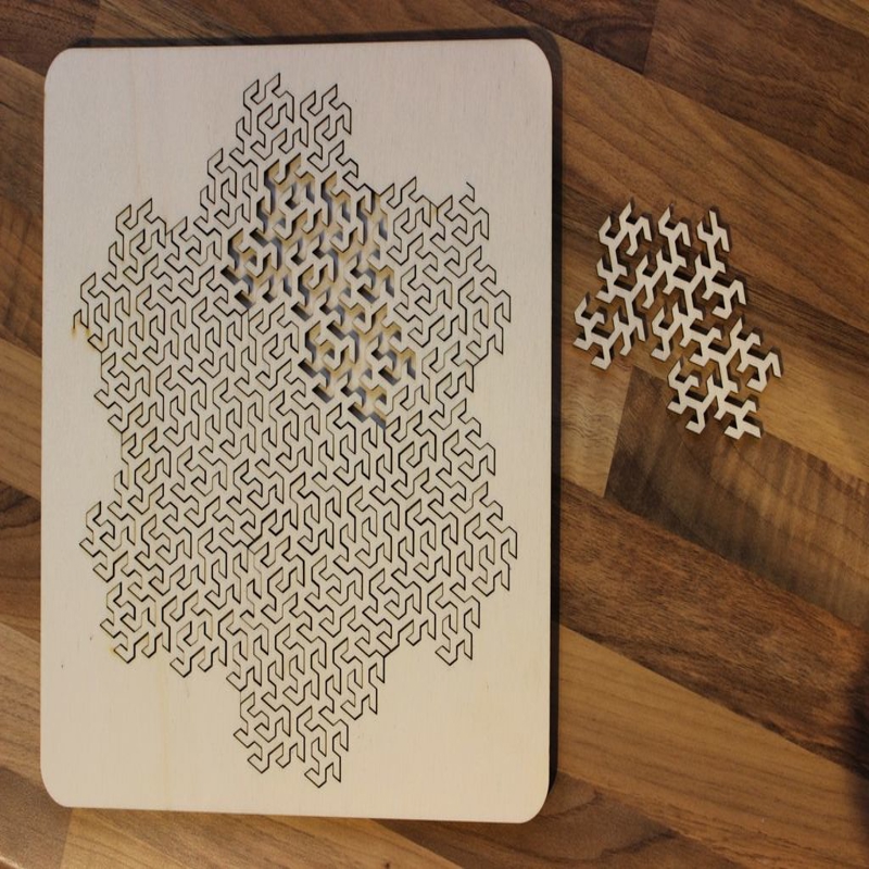 طرح پازل فراکتال مناسب برای استفاده در دستگاه های cnc چوب و cnc لیزر - laser cut fractal puzzle svg file