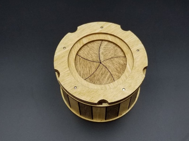 طرح جعبه چوبی زنبق مناسب برای استفاده در دستگاه های cnc چوب و cnc لیزر - laser cut wooden iris box svg file
