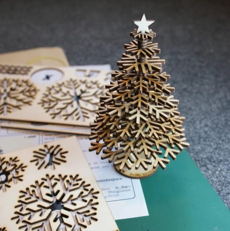 طرح درخت کریسمس طرح تخت مناسب برای استفاده در دستگاه های cnc چوب و cnc لیزر - laser cut flat pack christmas tree dxf file