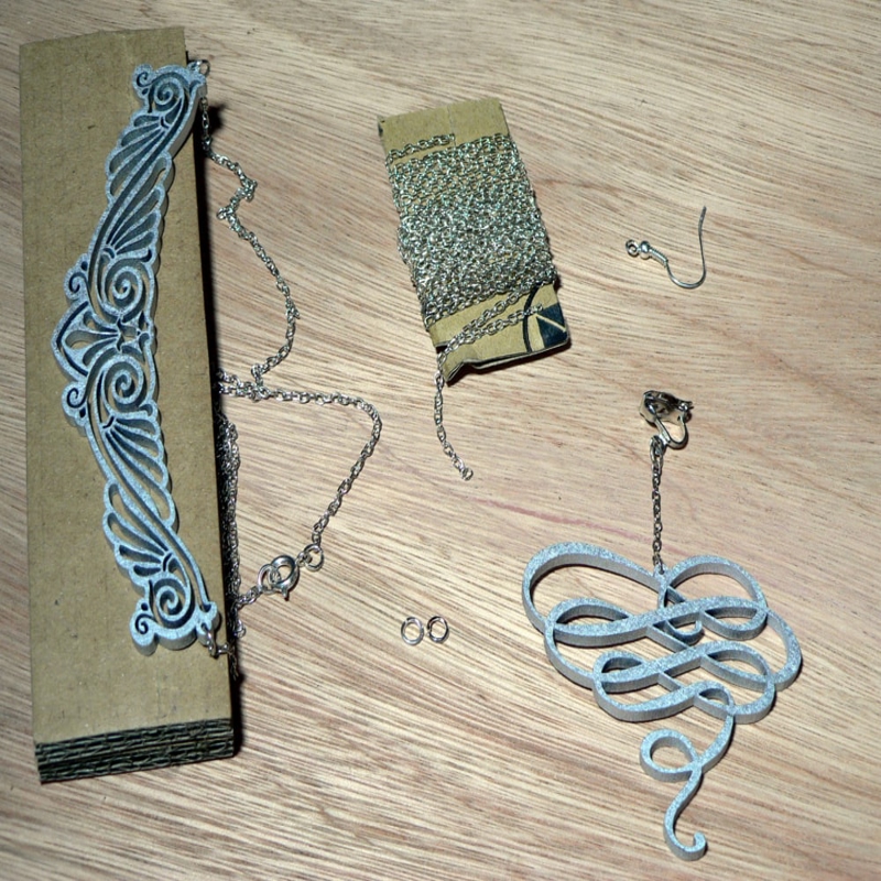 طرح جواهرات زنانه مناسب برای استفاده در دستگاه های cnc چوب و cnc لیزر - laser cut women jewellery svg file