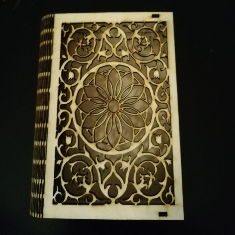 طرح جعبه کتاب دکوری با درب تاشو به صورت تایپوگرافی عددی (CDR) مناسب برای استفاده در دستگاه های cnc چوب و cnc لیزر - laser cut decor book box with folding lid cdr file