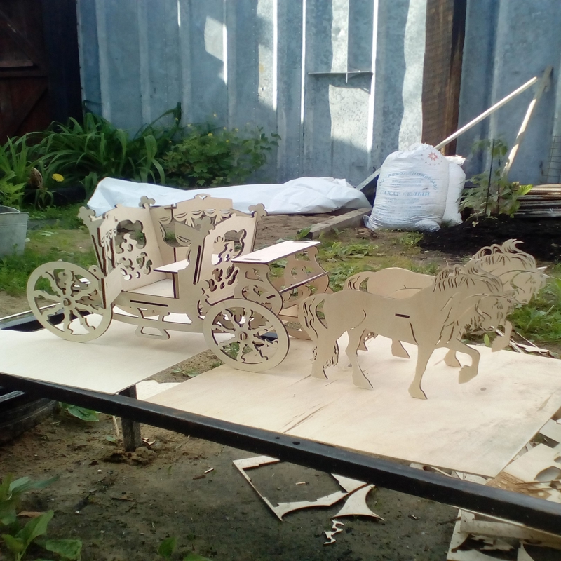 طرح کالسکه اسب با ضخامت 3 میلی‌متر مناسب برای استفاده در دستگاه های cnc چوب و cnc لیزر - laser cut horse drawn carriage 3mm cdr file