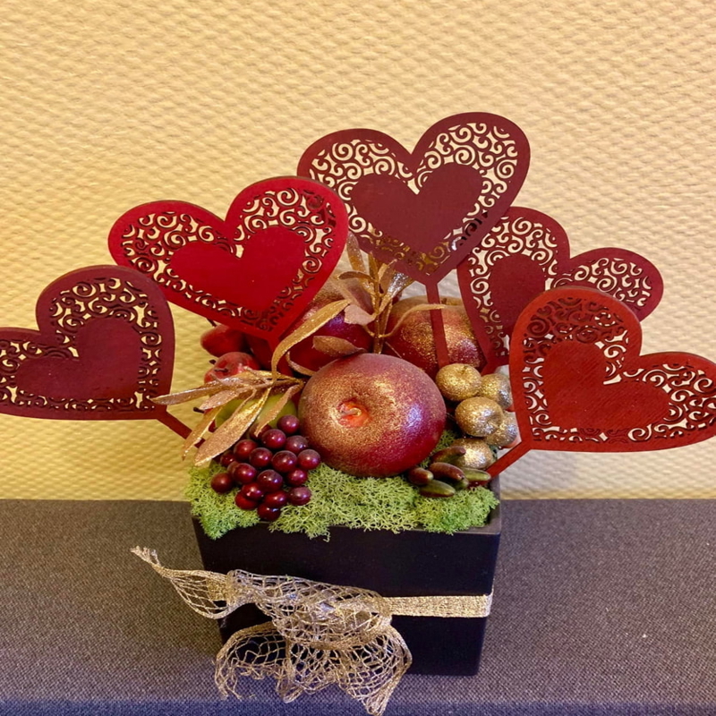 طرح کیک قلبی مناسب برای استفاده در دستگاه های cnc چوب و cnc لیزر - laser cut heart cake topper cdr file